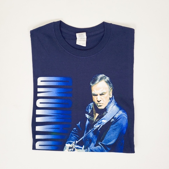 *Free with Purchase* 2015 Neil Diamond T-Shirt World Tour Concert Tee - Picture 1 of 7